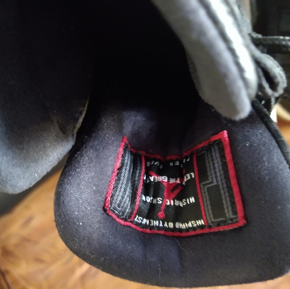 AIR JORDONS! - Picture 3 of 10